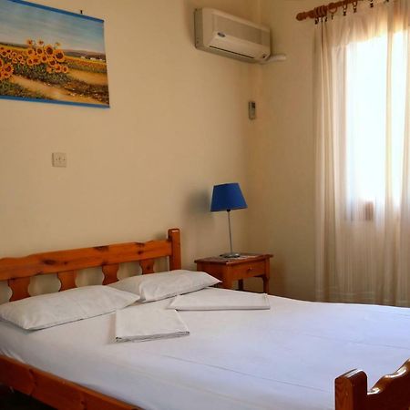 Seaview Self Catering Apartment - Helen No 1 Xiropigado Buitenkant foto