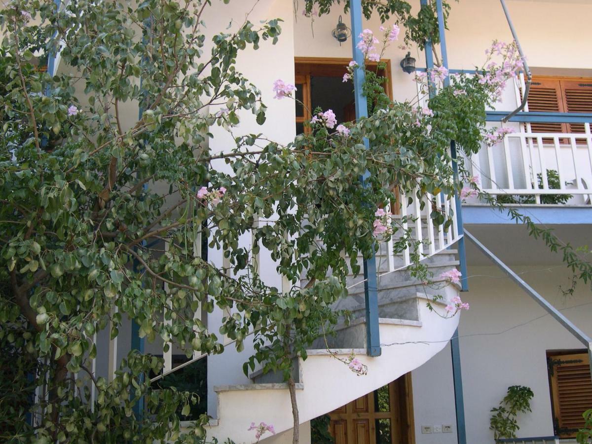 Seaview Self Catering Apartment - Helen No 1 Xiropigado Buitenkant foto