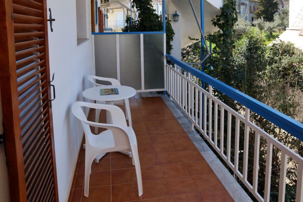 Seaview Self Catering Apartment - Helen No 1 Xiropigado Buitenkant foto