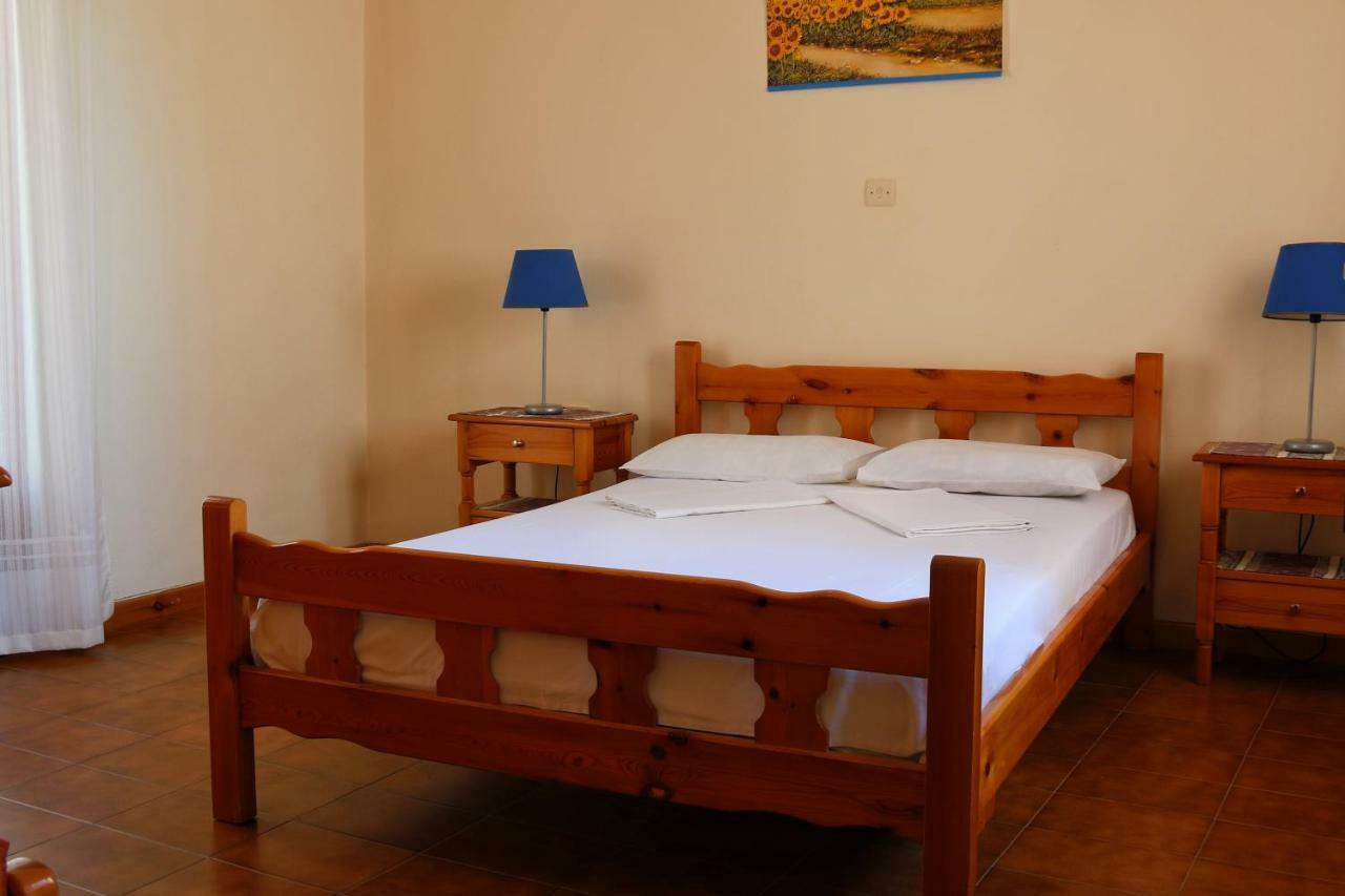 Seaview Self Catering Apartment - Helen No 1 Xiropigado Buitenkant foto