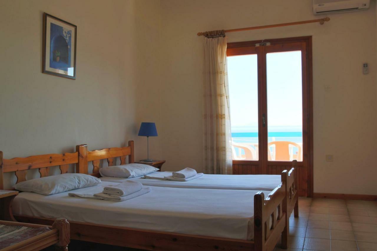 Seaview Self Catering Apartment - Helen No 1 Xiropigado Buitenkant foto