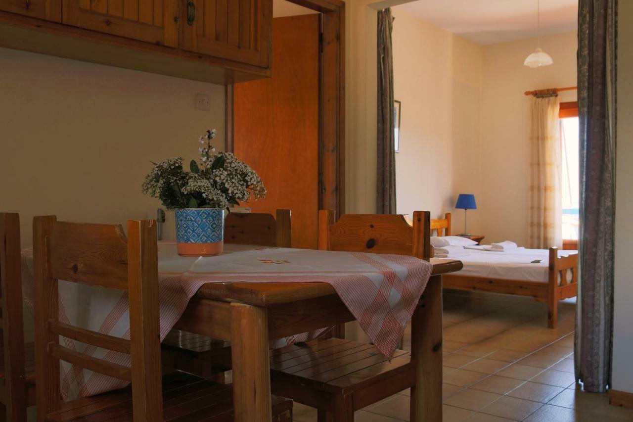 Seaview Self Catering Apartment - Helen No 1 Xiropigado Buitenkant foto